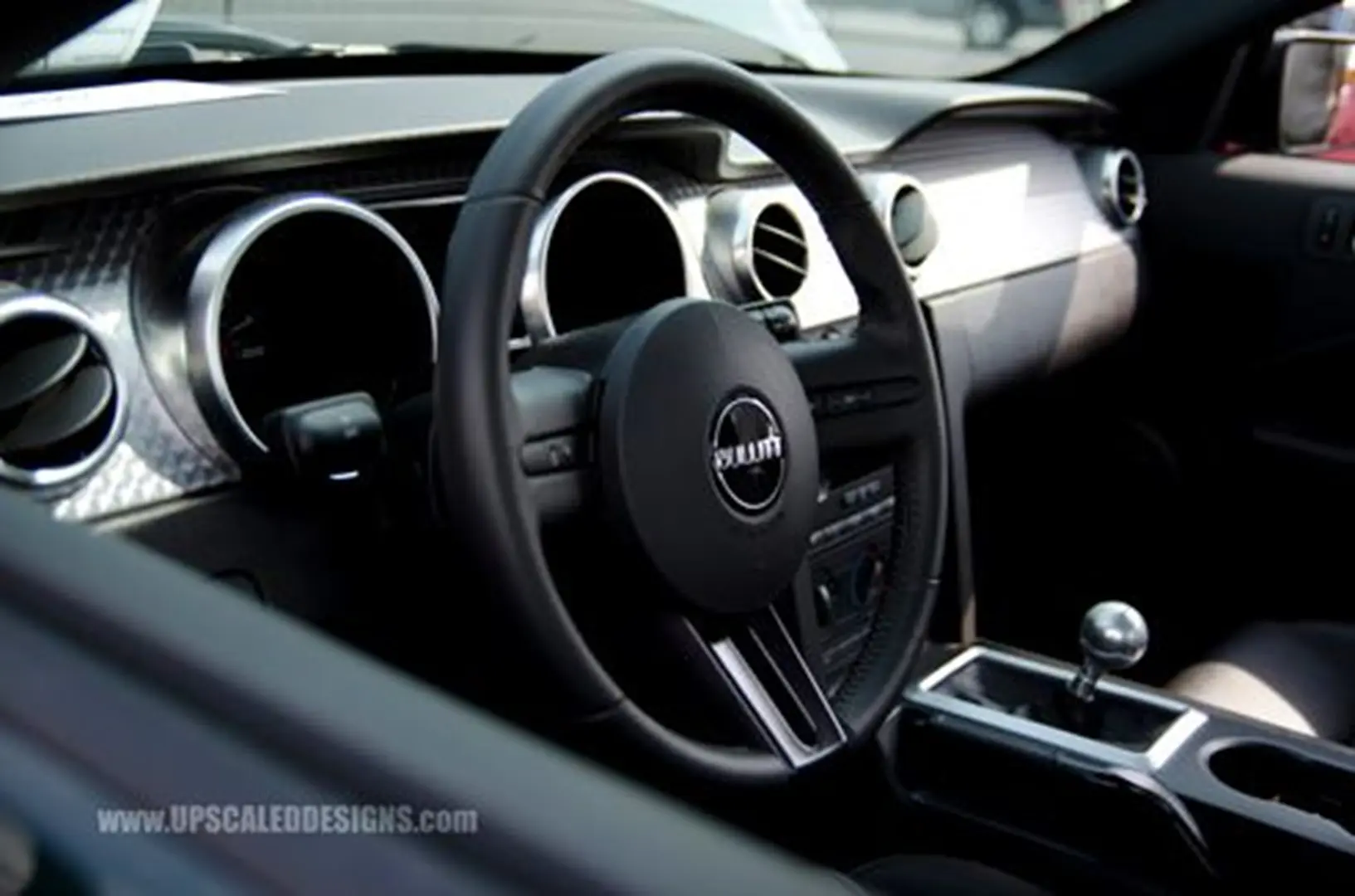 Manual transmission gearshift knob