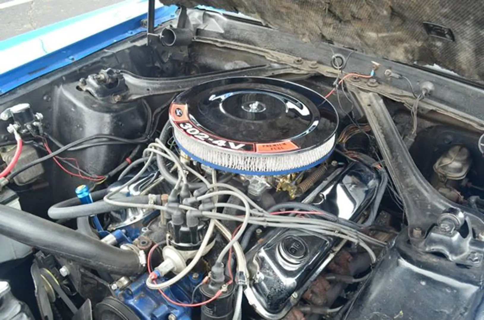 Classic engine with labeled air filter