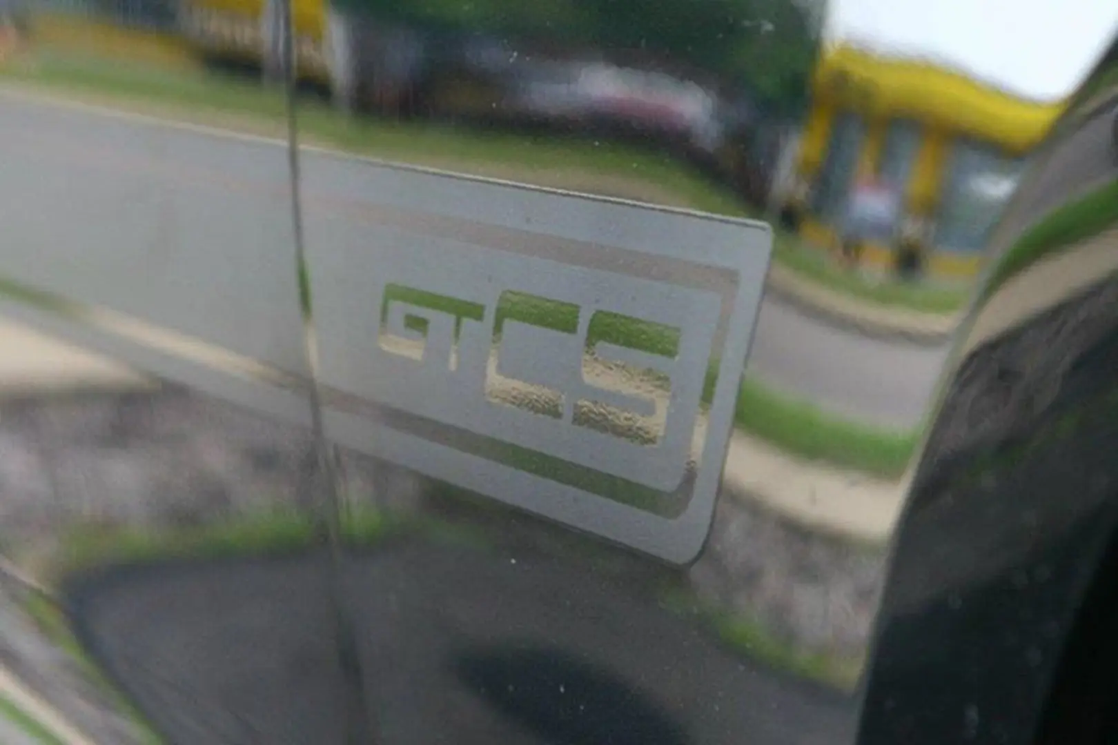 GTCS logo on car side